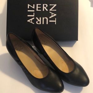 Naturalizer Soft Pumps Black Size 8.5M. Brand New.